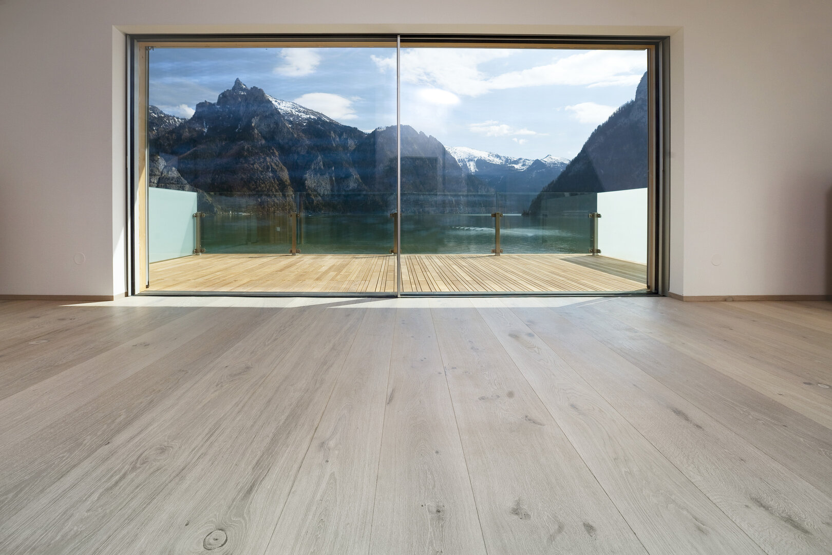 TRAPA Manor Plank 
Oak traditional brushed Carrara