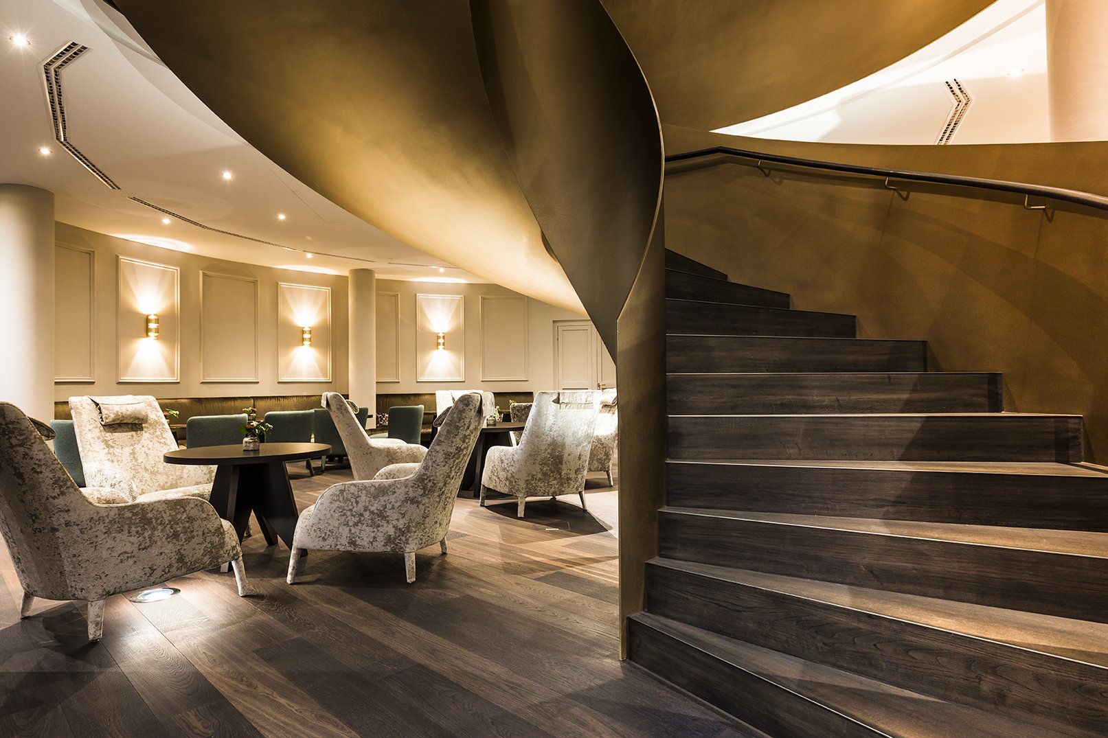 TRAPA Treppenwinkel Moohreiche naturell gebürstet Portofino - Hotel Rosenpark, SL