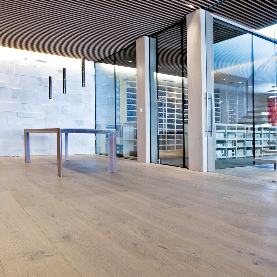 TRAPA Plank floor - mixed width
Oak traditional brushed Lugano
